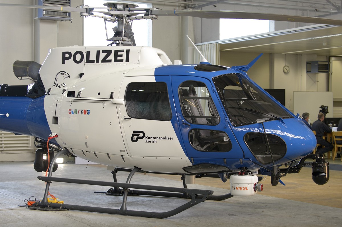 Der neue Airbus Helikopter H125 "Ecureuil", fotografiert waehrend der Praesentation des neuen Helikopters der Kantonspolizei Zuerich in Duebendorf, am Dienstag, 6. Oktober 2015. Die Kantonsp ...