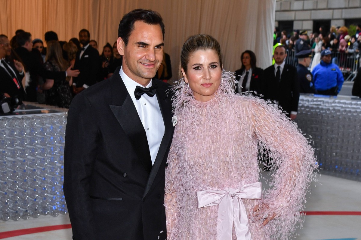 NY: 2023 Metropolitan Museum of Art Costume Institute Gala Roger Federer and Mirka Federer walking on the red carpet at the 2023 Metropolitan Museum of Art Costume Institute Gala celebrating the openi ...