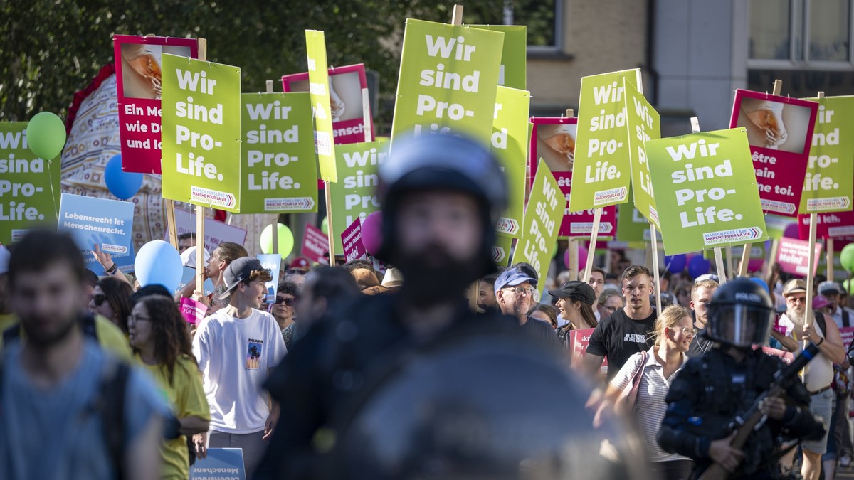 Abtreibungsgegner-ziehen-Entscheid-um-Demo-Standort-weiter