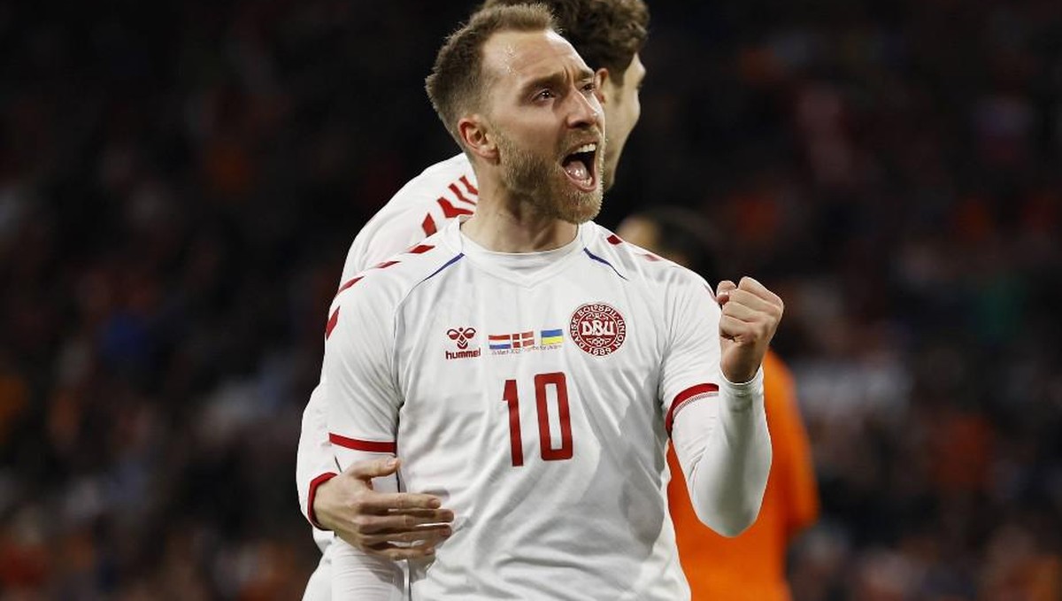 IMAGO / ANP

AMSTERDAM - (lr) Andreas Skov Olsen of Denmark, Christian Eriksen of Denmark celebrate the 3-2 during the friendly match between the Netherlands and Denmark at the Johan Cruijff ArenA on  ...