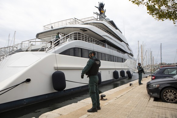 Die Yacht von Oligarch Viktor Vekselberg wird in Palma de Mallorca beschlagnahmt. 