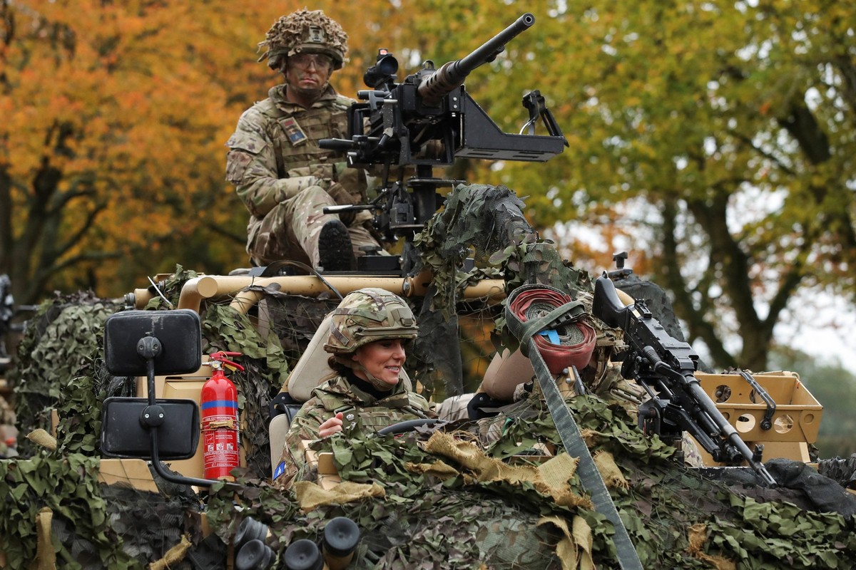 Entertainment Bilder des Tages . 08/11/2023. Dereham, United Kingdom. Kate Middleton, the Princess of Wales , during a visit at the Queens Dragoon Guards Regiment in Dereham, United Kingdom. PUBLICATI ...