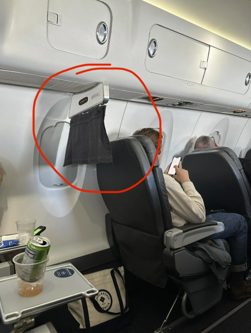 Lustige Fails: Vorhang in American Airlines