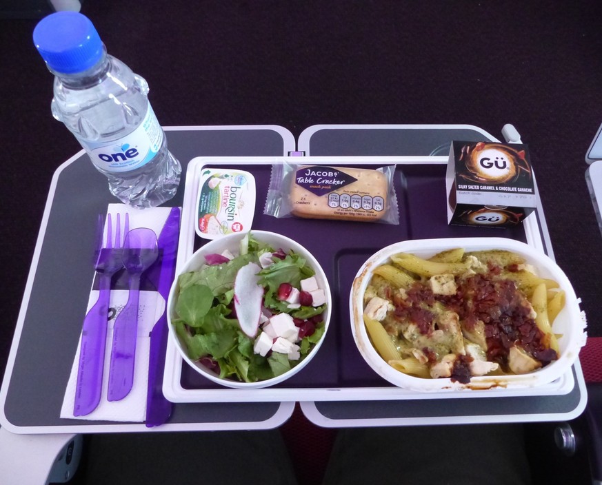 virgin atlantic economy class food essen flug fliegen https://thepointsguy.com/2017/09/virgin-economy-789-flight-review/