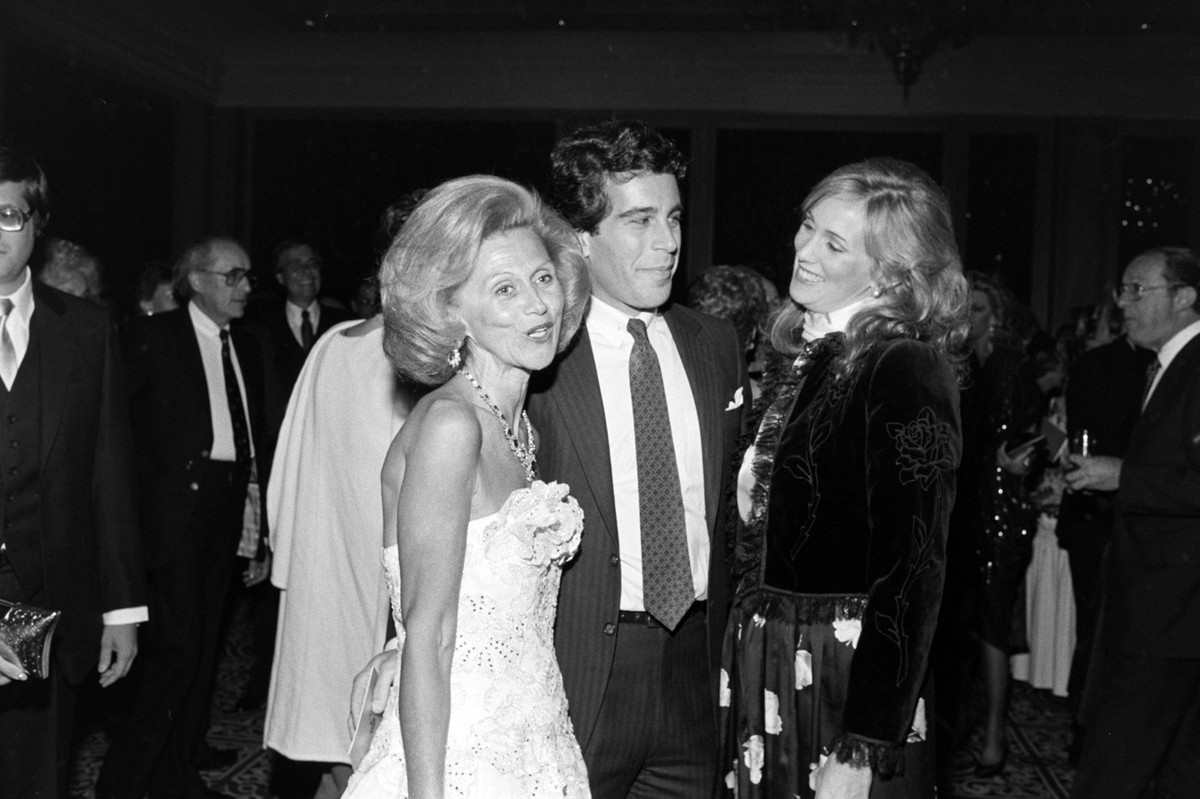 (L-R) Barbara Davis, [[[UNCONFIRMED - POSSIBLY JEFFREY EPSTEIN]]], and Cathy Davis attend an event, benefitting the Children's Diabetes Foundation, at the Denver City Center Marriott Hotel in Den ...