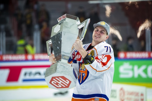 epa10475862 Tappara&#039;s capatain Kristian Kuusela lifts the trophy and celebrates winning the Champions Hockey League final ice hockey match between Lulea Hockey and Tappara Tampere, in Lulea, Swed ...