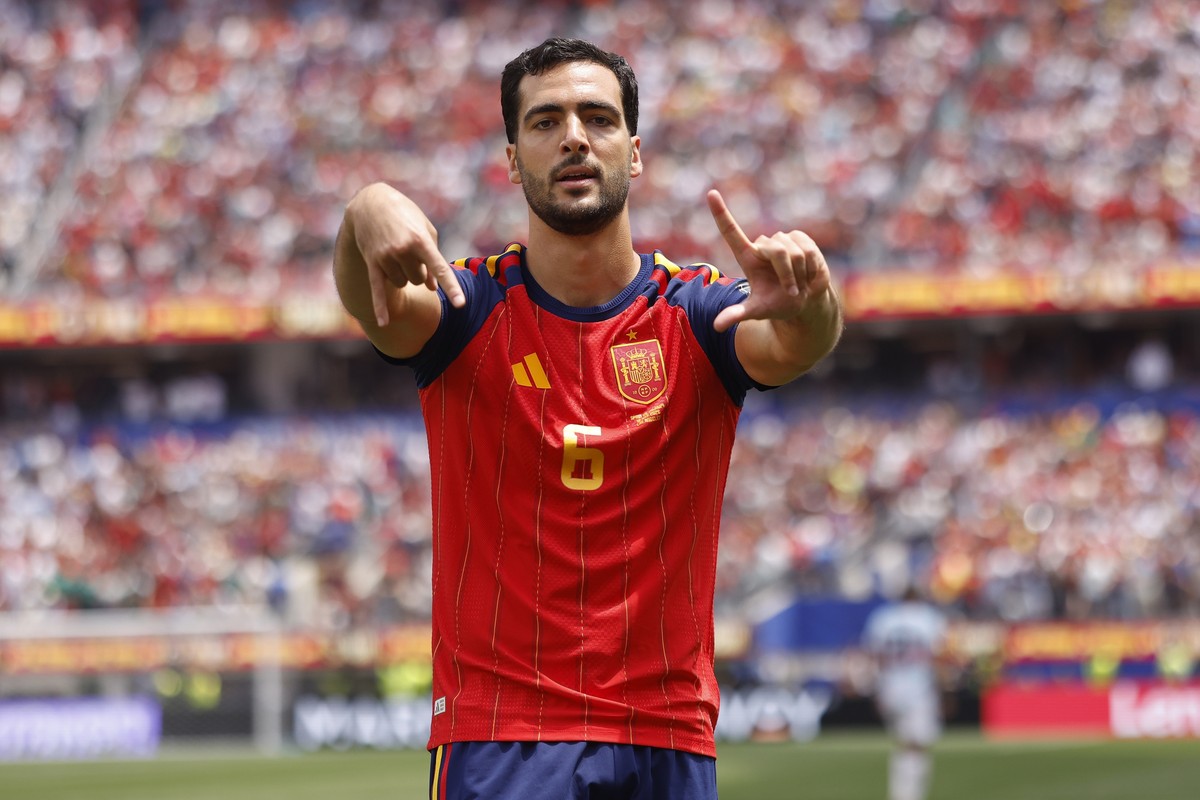 epa13103705 Mikel Merino of Spain celebrates after scoring the 2-1 goal during the FIFA World Cup 2026 quarterfinals match Spain against Belgium, in Los Angeles, USA, 10 July 2026. EPA/CHRISTOPHER TOR ...