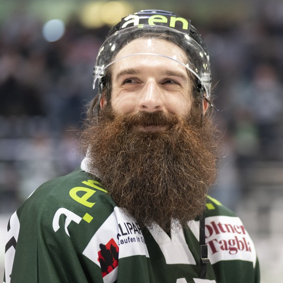 Oltens Eliot Antonietti nach dem 4. Spiel des Eishockey Playoff Finale der Swiss League zwischen dem EHC Olten und dem EHC Kloten, am Montag, 18. April 2022, in Olten. (KEYSTONE/Marcel Bieri)