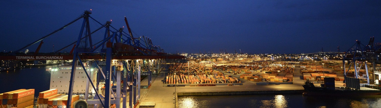 General view of the container terminal &quot;Burchardkai&quot; of the Hamburger Hafen und Logistik AG (HHLA) in the harbour of Hamburg in this October 17, 2012 file photo. Germany, Europe&#039;s large ...