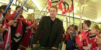 Ralph Krueger schreibt das wichtigste SMS der Schweizer Hockey-Geschichte 