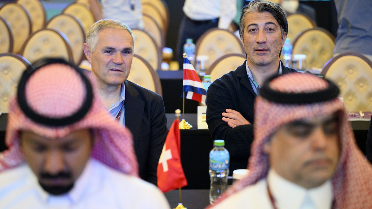 Switzerland's soccer national team head coach Murat Yakin, right, and Switzerland's national soccer teams director Pierluigi Tami, left, are pictured during the Team Seminar on the sideline  ...