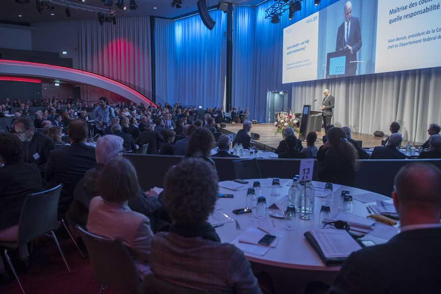 Bundespraesident Alain Berset, Vorsteher des Eidgenoessisches Departement des Innern EDI, spricht anlaesslich der Nationalen Konferenz Gesundheit 2020, am Montag, 29. Januar 2018, in Bern. (KEYSTONE/M ...