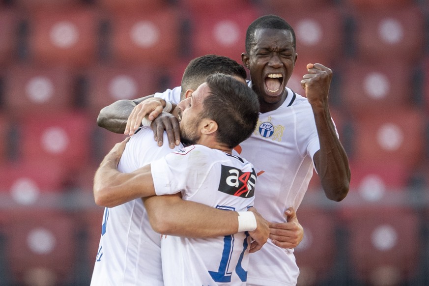 Die Zuercher jubeln zum 1:0 Tor im Fussball Meisterschaftsspiel der Super League zwischen dem FC Zuerich und dem FC St. Gallen im Letzigrund, am Mittwoch, 14. August 2019 in Zuerich. (KEYSTONE/Ennio L ...