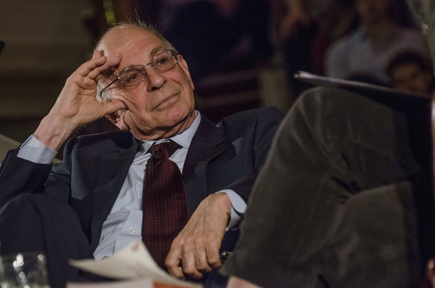 March 18, 2014 - London, London, UK - Nobel prize winner Daniel Kahneman author of best selling Thinking Fast and Slow in conversation with David Baddiel at Methodist Central Hall Westminster. We shou ...