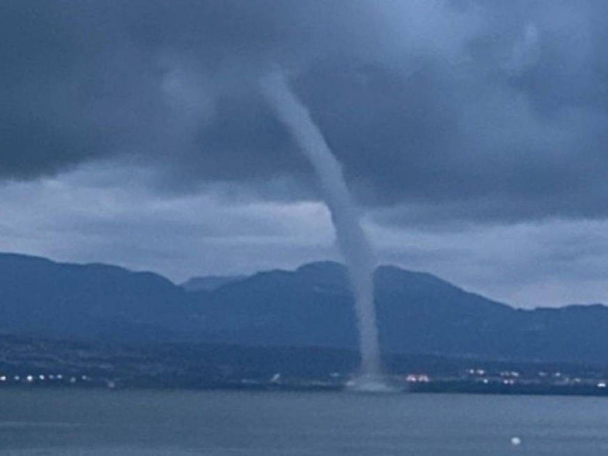 Une trombe d'eau a été observée sur le lac Léman dimanche en début de matinée.