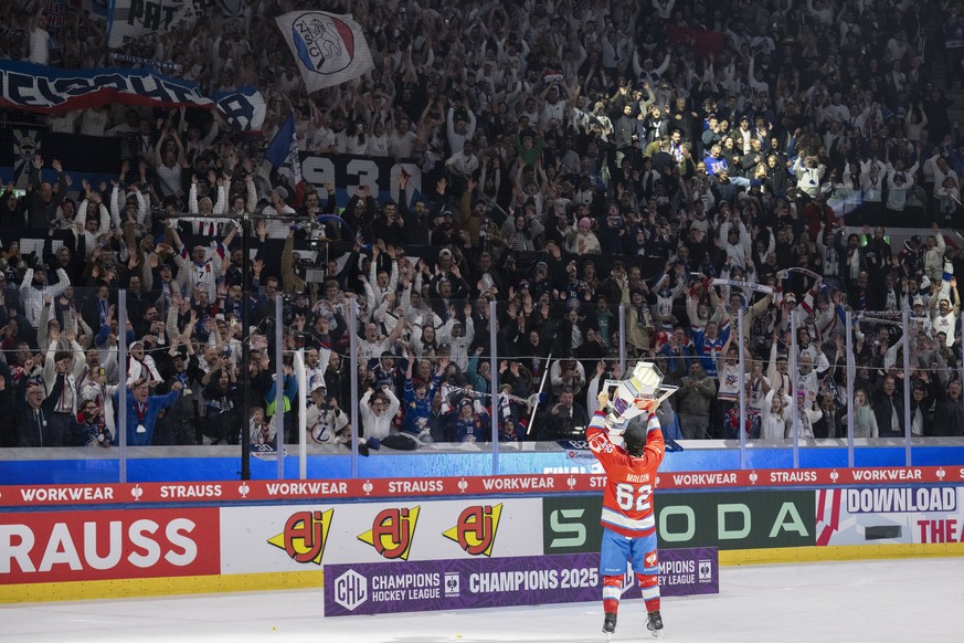 epa11906252 Denis Malgin (ZSC) celebrates with the trophy after winning the Champions Hockey League final game between Switzerland&#039;s ZSC Zurich and Sweden&#039;s Farjestad Karlstad, at the Swiss  ...