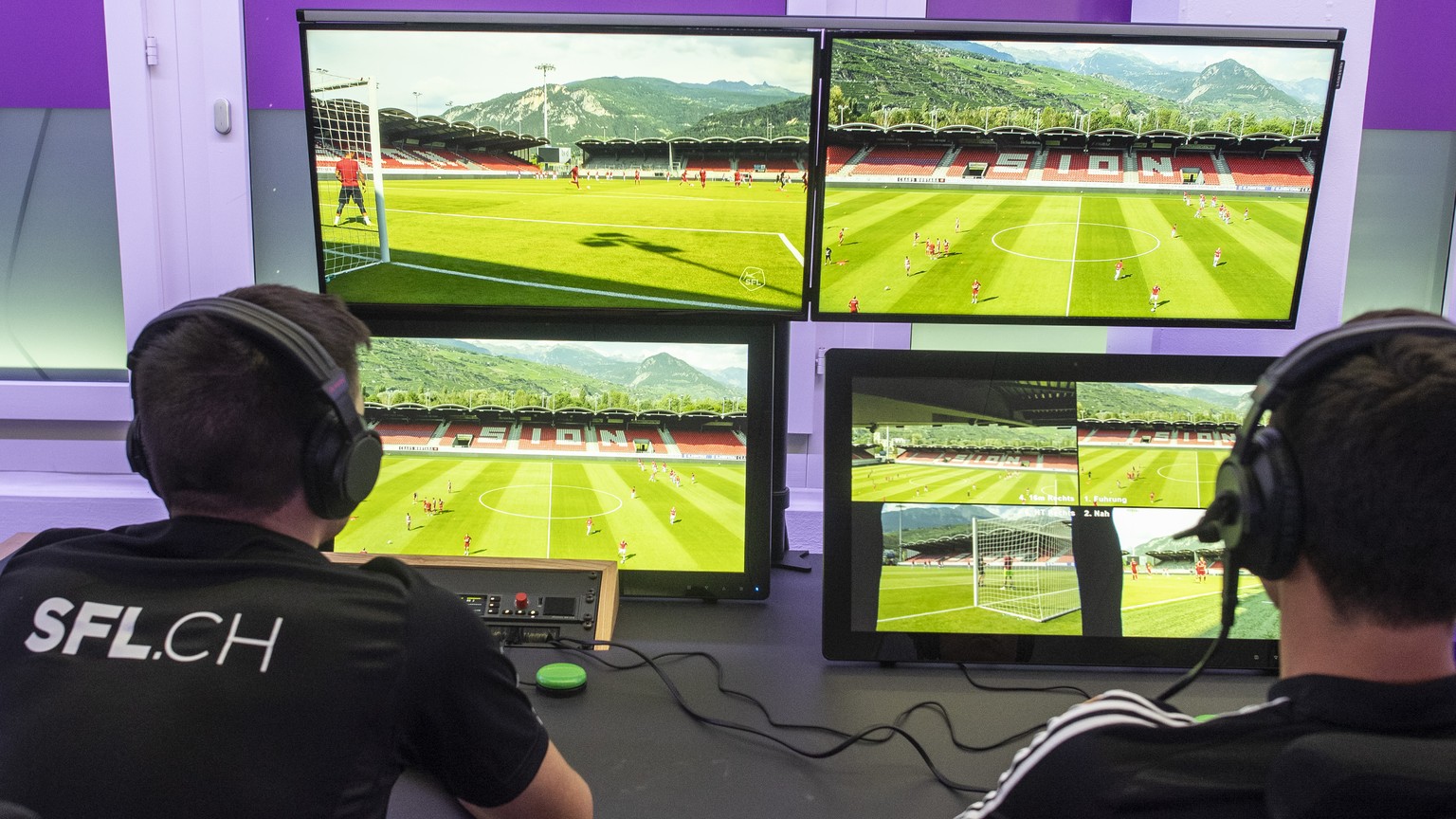 Blick in die Raeumlichkeiten anlaesslich der Praesentation zur diesjaehrigen Einfuehrung des Video Assistant Referee, VAR, in der Raffeisen Super League, aufgenommen am Mittwoch, 17. Juli 2019 in Volk ...