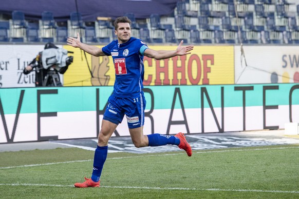 Pascal Schuerpf von Luzern feiert sein Tor zum 3:1 beim Super League Meisterschaftsspiel zwischen dem FC Luzern und dem FC Zuerich vom Sonntag, 25. April 2021 in Luzern. (KEYSTONE/Urs Flueeler)