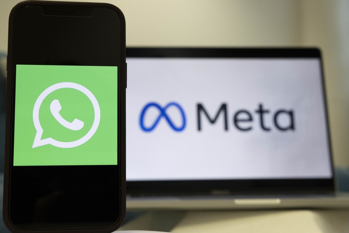 ABD0067_20240822 - WIEN - ÖSTERREICH: ++ THEMENBILD ++ ZU APA0158 VOM 20.8.2024 - Illustration zu den Themen "WhatsApp, Messenger-Überwachung, Social Media, Kommunikation, Datenschutz, Meta, What ...