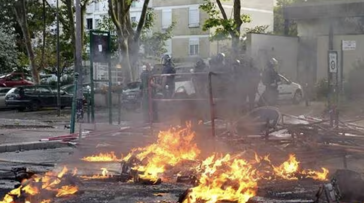 Depuis l'événement, les émeutes se succèdent dans toute la région parisienne.