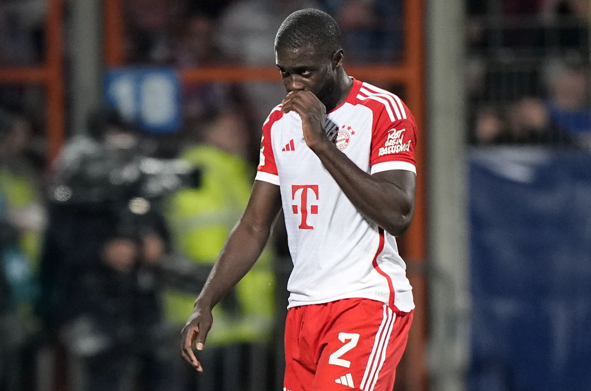 Bayern's Dayot Upamecano leaves the pitch after a yellow red card during the German Bundesliga soccer match between VfL Bochum and FC Bayern Munich in Bochum, Germany, Sunday, Feb. 18, 2024. (AP  ...