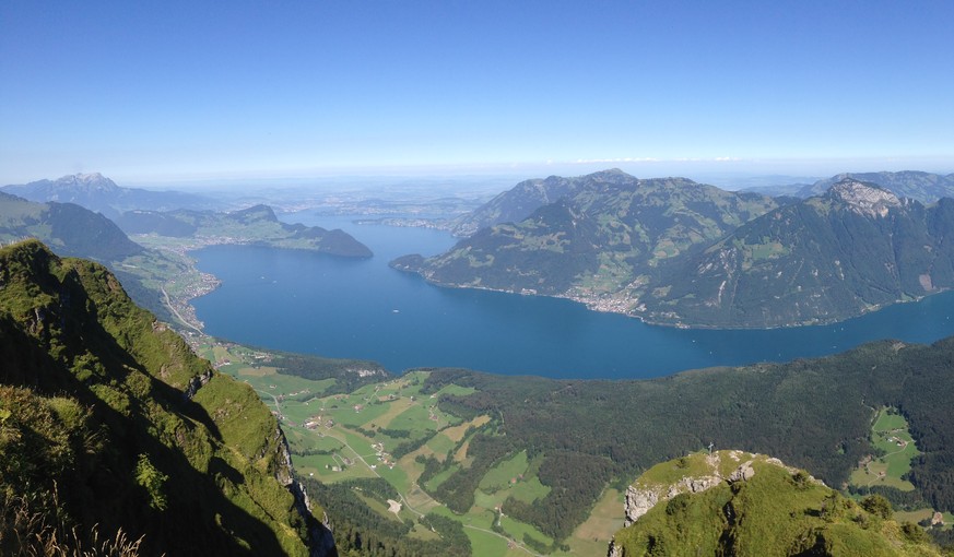 email: florian.attinger@gmx.net
tel: 0786180391
Ausblick auf Vierwaldstättersee
Auf dem Hunds-Chopf
27.8.16
Von: Florian Attinger