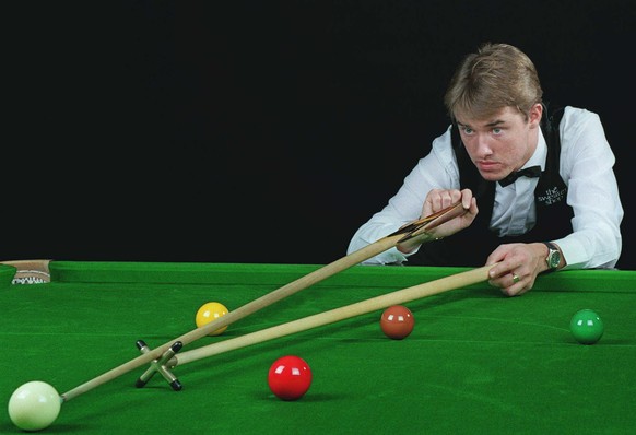 Stephen Hendry Scotland 23 November 1994 PUBLICATIONxINxGERxSUIxAUTxONLY Copyright: MaryxEvansxAllstarxDarylxBurton 12424202