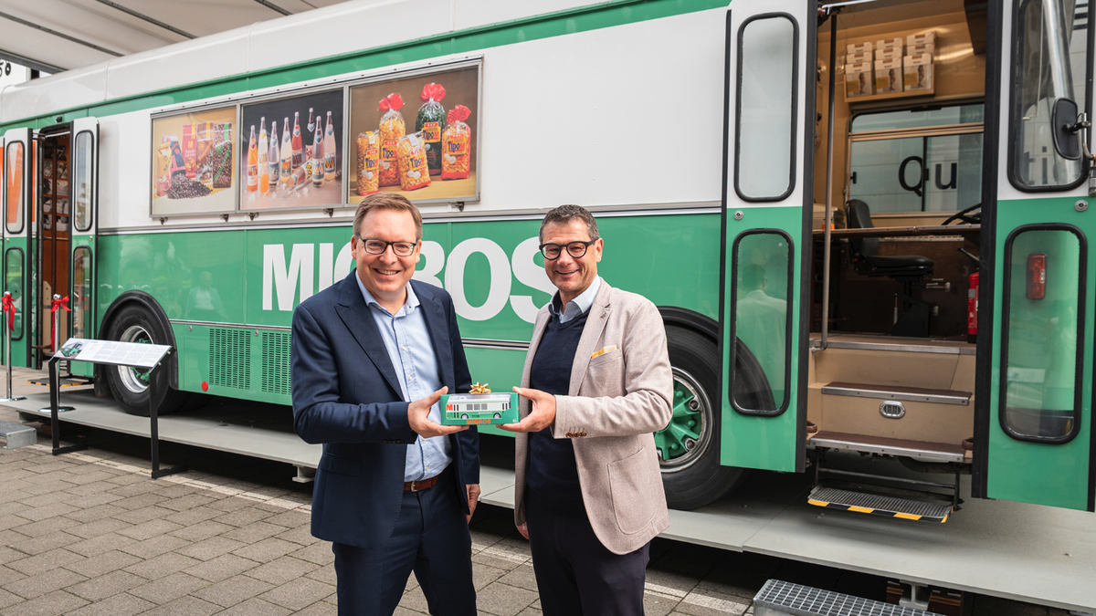 Nouveau camion Migros au Musée des transports