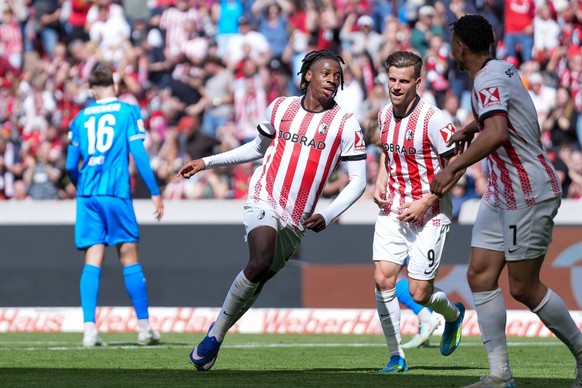 Deutschland, Fussball, 1. Bundesliga, 30.Spieltag, 2025/2026, SC Freiburg vs. 1. FC Heidenheim, 19.04.2026, Europa-Park Stadion, Freiburg, Johan Manzambi SC Freiburg, 44 Torjubel, Emotionen, Torschuss ...