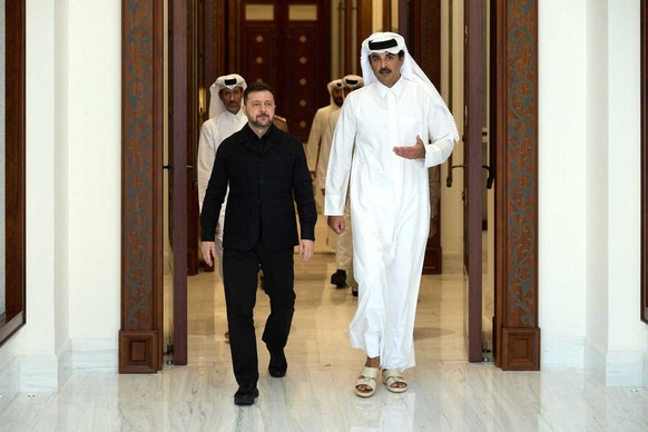 Der ukrainische Präsident Wolodymyr Selenskyj zu Besuch bei Scheich Tamim bin Hamad Al Thani, Emir von Katar