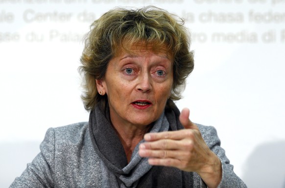 Bundesrätin Eveline Widmer-Schlumpf beugt sich dem Willen der Wirtschaft.