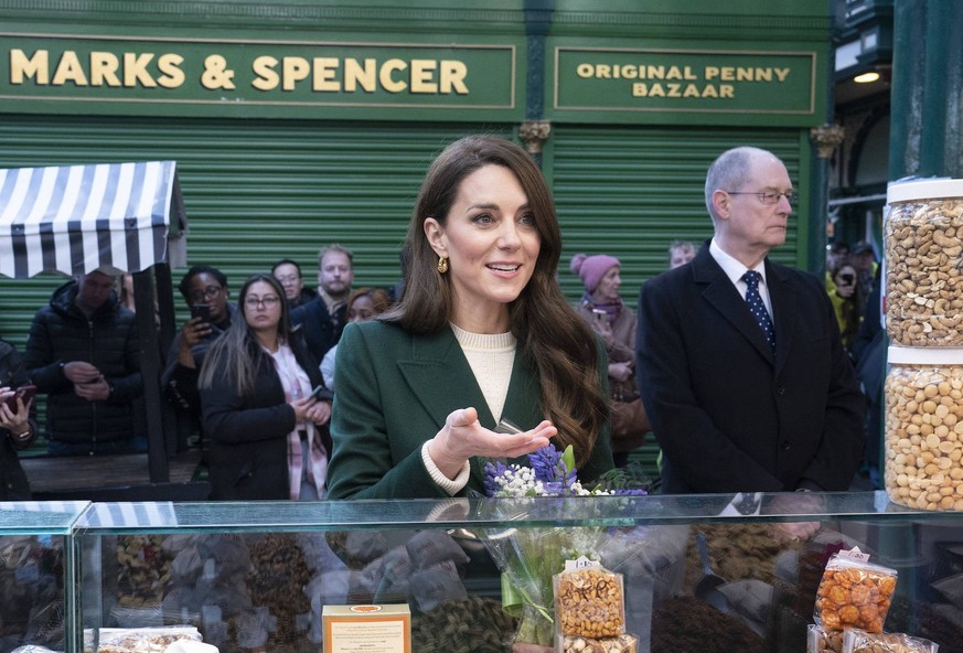 KateGate: Today with the “double curls” and the “dead” Charles