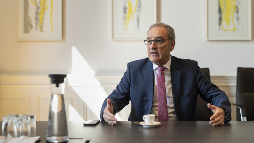 Bundesrat Guy Parmelin an seinem Arbeitsort im Bundeshaus West, am Donnerstag, 2. April 2020 in Bern. (KEYSTONE/Alessandro della Valle)