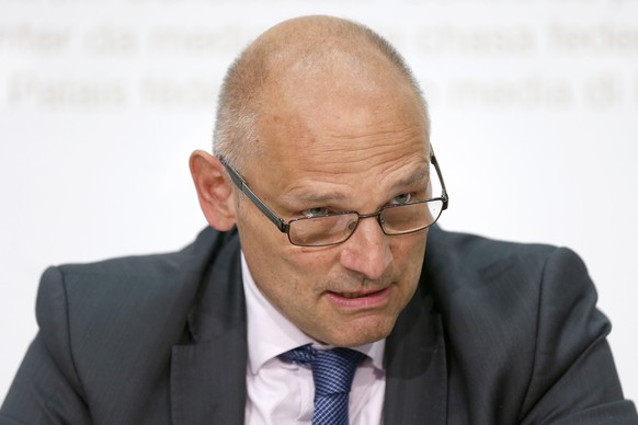 Alfred Heer, Praesident GPK-N, spricht waehrend einer Medienkonferenz am Donnerstag, 19. Mai 2016 in Bern. (KEYSTONE/Peter Klaunzer)