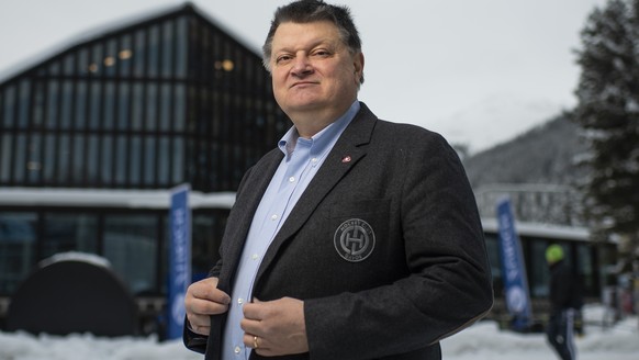 ARCHIV - ZUM KEYSTONE-SDA-TEXT UEBER DEN HC DAVOS-PRAESIDENTEN GAUDENZ DOMENIG STELLEN WIR IHNEN FOLGENDES BILD ZUR VERFUEGUNG - Gaudenz F. Domenig, president of HC Davos, poses at the 93th Spengler C ...