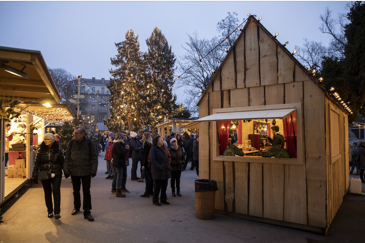 Der Sternenmarkt auf der Kleinen Schanze in Bern.
