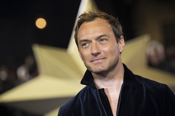 Actor Jude Law poses for photographers upon arrival at the premiere of the film &#039;Captain Marvel&#039;, in London, Wednesday, Feb. 27, 2019. (Photo by Vianney Le Caer/Invision/AP)