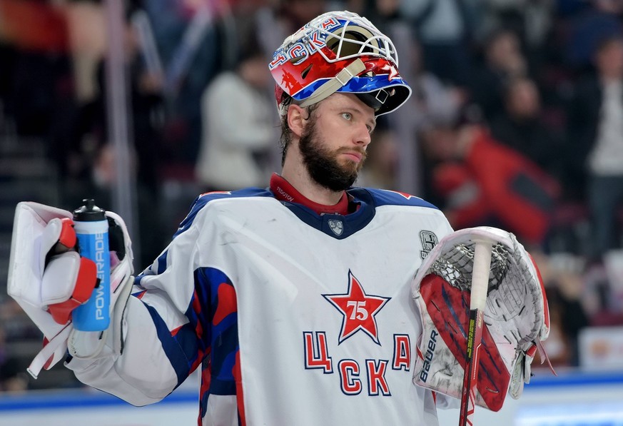 Russia Ice hockey, Eishockey Kontinental League Metallurg - CSKA 8168835 18.04.2022 CSKA™s goaltender Ivan Fedotov drinks water during the Kontinental Hockey League final play-off ice hockey match bet ...