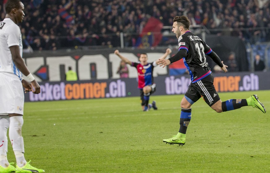 Der Basler Renato Steffen, rechts, jubelt ueber das 3:1 im Viertelfinal des Schweizer Cups zwischen dem FC Basel 1893 und dem FC Zuerich im Stadion St. Jakob-Park in Basel, am Donnerstag, 2. Maerz 201 ...