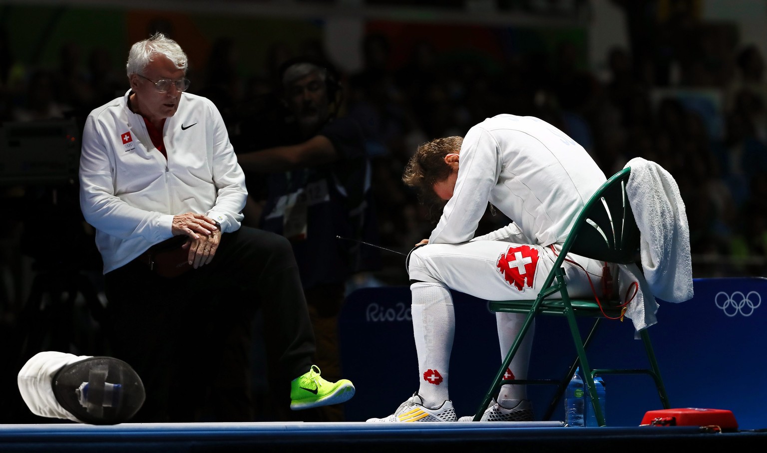 epa05468956 Benjamin Steffen (R) of Switzerland reacts after losing to Gauthier Grumier (L) of France in the men&#039;s Epee individual bronze medal bout of the Rio 2016 Olympic Games Fencing events a ...