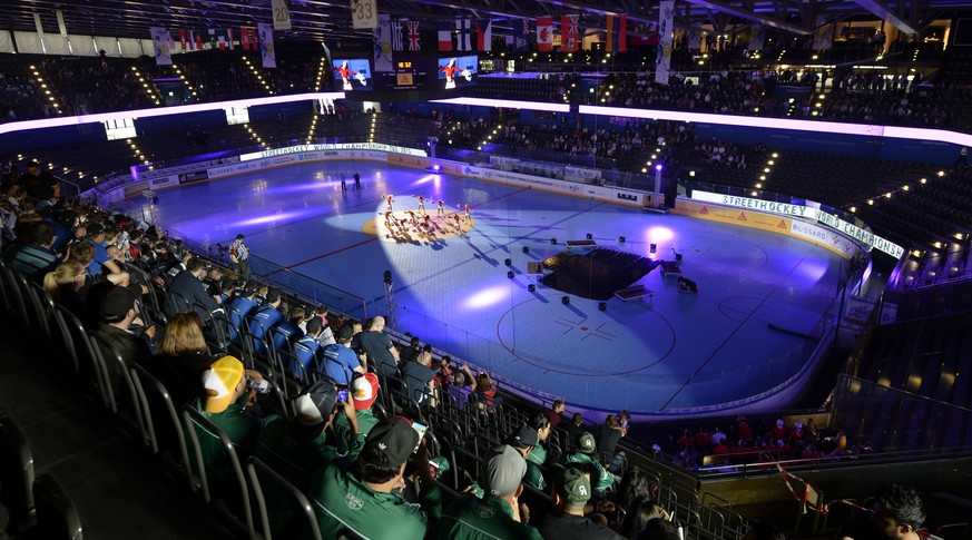 Die stimmungsvolle Eröffnungsfeier im Zuger Eisstadion.
