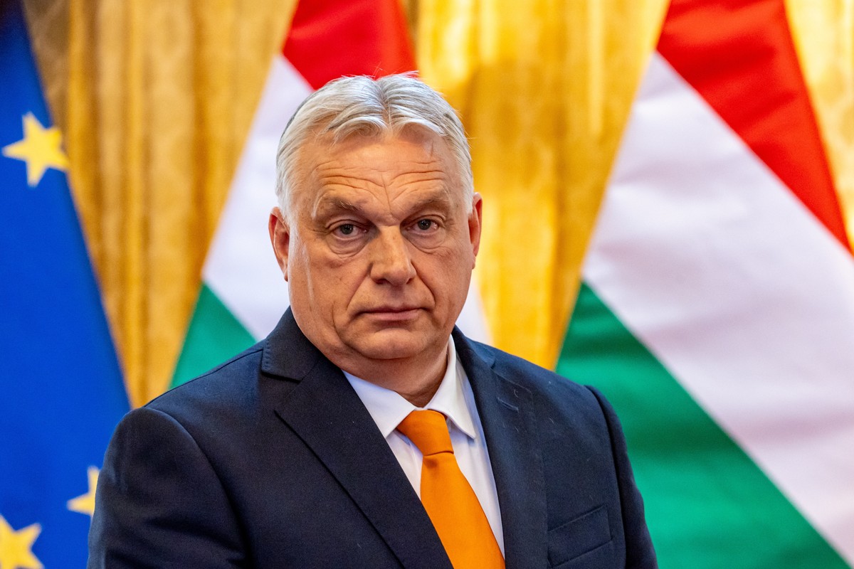 epa12060677 Hungarian Prime Minister Viktor Orban leaves a joint press conference following a meeting with the Slovak prime minister in Bratislava, Slovakia, 28 April 2025. EPA/MARTIN DIVISEK