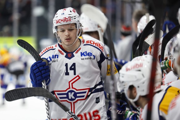 Klotens Mischa Ramel im Eishockey Meisterschaftsspiel der National League zwischen dem HC Fribourg Gotteron und EHC Kloten, am Dienstag, 2. Januar 2024 in der BCF Arena in Fribourg. (KEYSTONE/Peter Kl ...