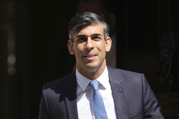 Britain&#039;s Prime Minister Rishi Sunak leaves 10 Downing Street to go to the House of Commons for his weekly Prime Minister&#039;s Questions in London, Wednesday, May 1, 2024. (AP Photo/Kin Cheung)