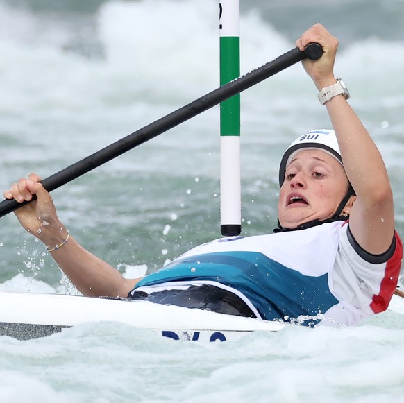 epa11512595 Alena Marx of Switzerland competes in the Women Canoe Single final of the Canoeing Slalom competitions in the Paris 2024 Olympic Games at the Vaires-sur-Marne Nautical Stadium, in Vaires-s ...