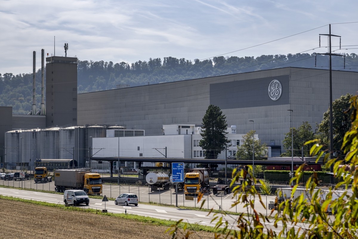 Werksgebaeude auf dem Areal von GE Gas Power, wo gemaess Verordnung des Bundesrates ein Notkraftwerk gebaut werden soll, in Birr am Freitag, 23. September 2022. Die acht geplaten mobilen Turbinen koen ...