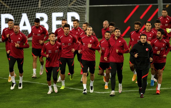 Die türkische Nationalmannschaft vor dem Freundschaftsspiel gegen Deutschland im Oktober 2020.