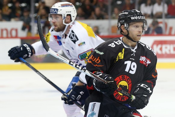 CAPTION CORRECTION: KORRIGIERT QUELLE --- Berns Ryan Lasch im Eishockey Meisterschaftsspiel der National League A zwischen dem SC Bern und dem HC Ambri-Piotta, am Dienstag, 13. September 2016, in der  ...