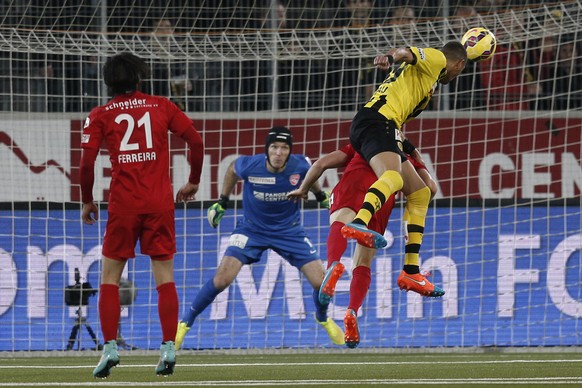 YB-Angreifer Guillaume Hoarau entscheidet die Partie gegen Thun in der 93. Minute.