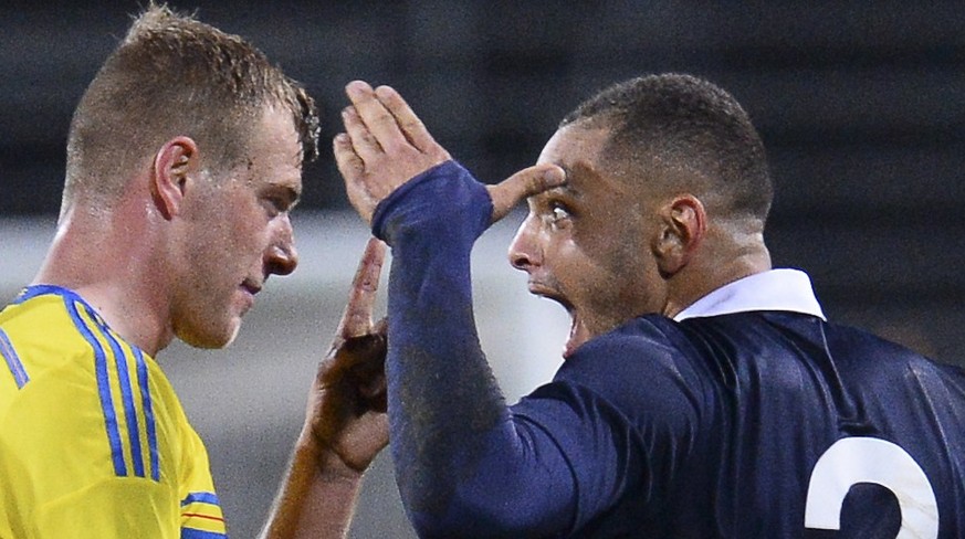 Layvin Kurzawa salutiert vor dem Schweden John Guidetti. Eine Geste, welche die Gegner nach dem Spiel genüsslich kopierten.